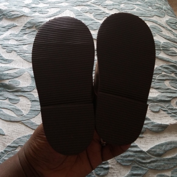 Shoes - Picture 3 of 4